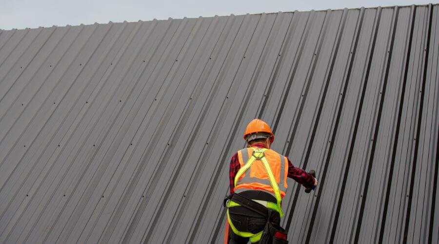 Professional metal roof installation services in Evergreen Park, IL